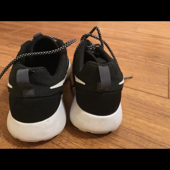 Nike Rosches - Picture 4 of 4